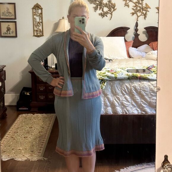 Vtg  70s/80s Venice brand green orange & pink open front sweater & skirt outfit - Picture 2 of 7